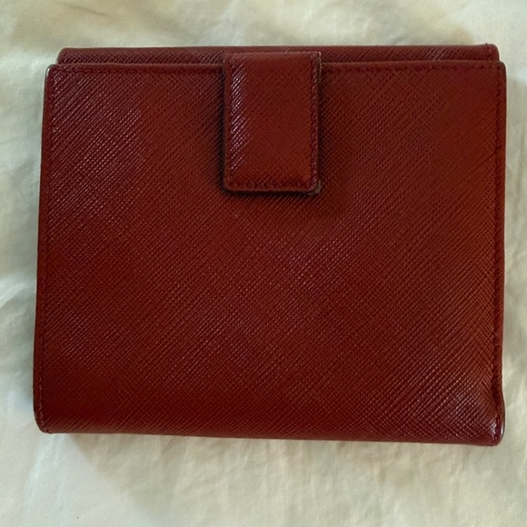 Salvatore Ferragamo red gancini leather folding wallet silver hardware - Picture 3 of 6